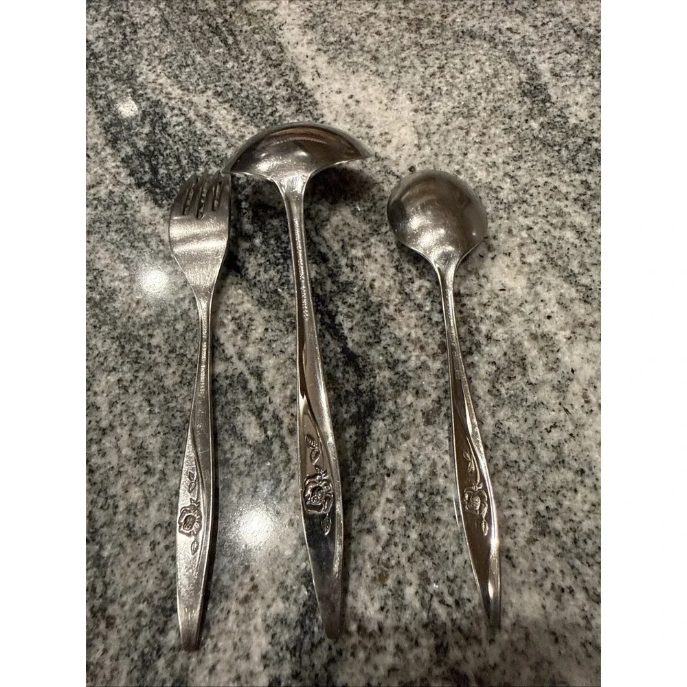 3 Oneida Oneidacraft Deluxe LASTING ROSE Stainless Flatware‎
